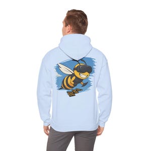 Sudadera con capucha unisex divertida de piloto de dron FPV, regalo de carreras de drones, sudadera con capucha de cuadricóptero, sudadera para amantes de los drones, entusiasta de los drones. imagen 10