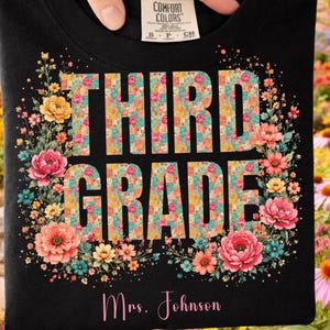 Personlig skjorta för lärare i tredje klass, t-shirt med blommigt mönster i konstläder, bekväma färger för Grandmillennial Cottagecore