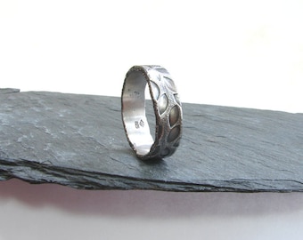 mens band oxidised silver  textured with leaf pattern