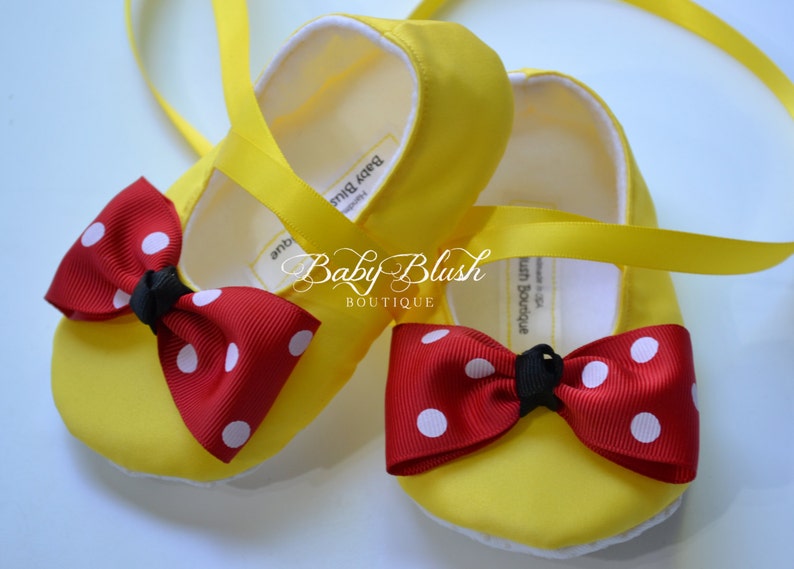 Yellow Minnie Inspired Baby Shoes with Red Polka Dot Bow Soft Ballerina Slippers Baby Booties zdjęcie 3