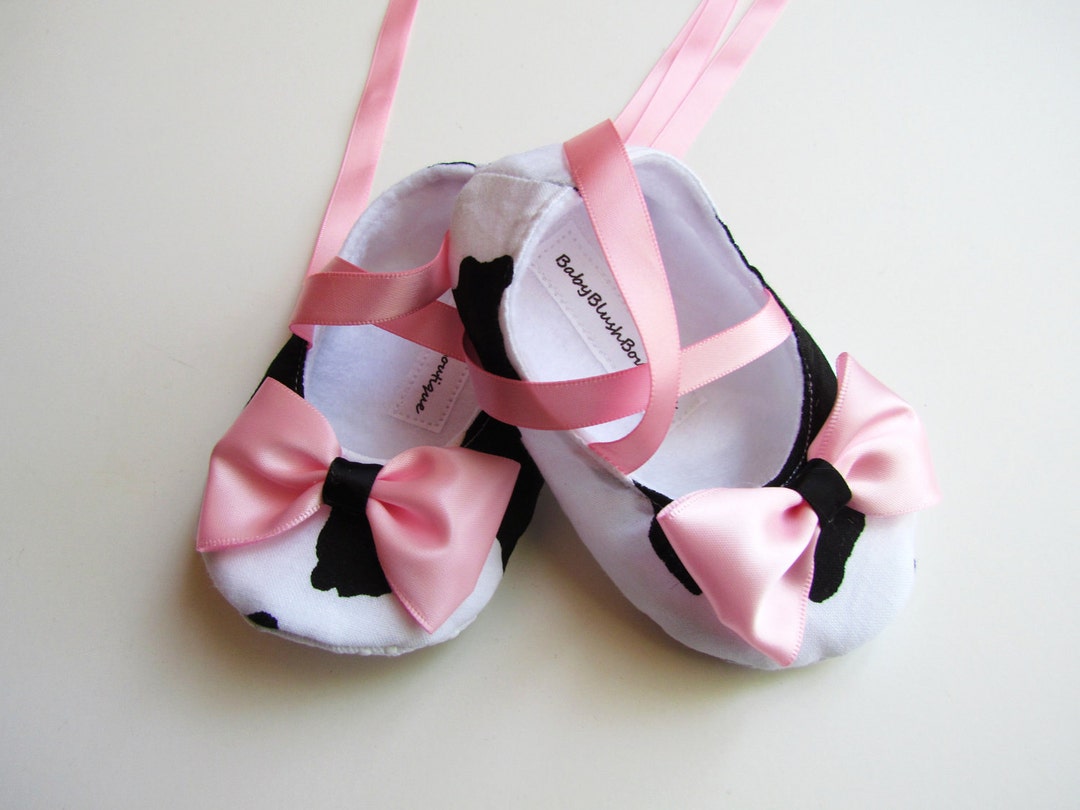 Lindos y cómodos: zapatillas de bailarina y patuquitos de bebé
