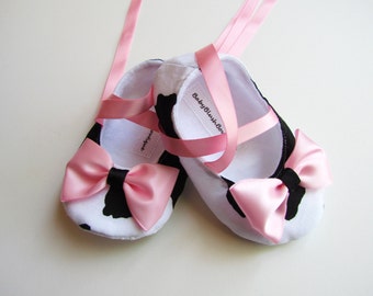 Cute and Cozy: Moo Cow Soft Ballerina Slippers and Baby Booties - Adorable Infant Shoes for Stylish Comfort