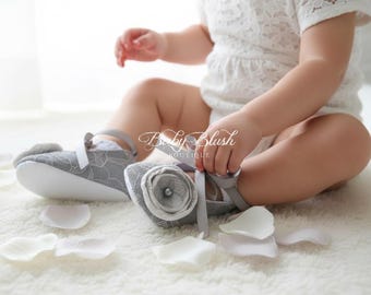 Grey Lace Baby Shoes: Vintage Infant Ballerina Slippers, Newborn Photo Outfit, Baby Shower Gift