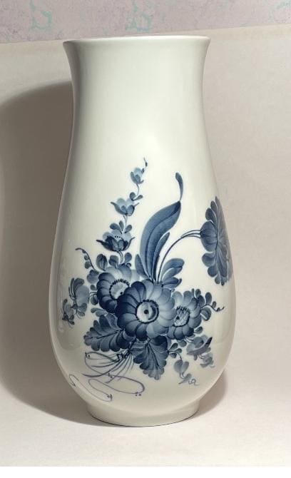 ロイヤルコペンハーゲン 1960年代 ヴィンテージ陶器 花瓶 フラワーベース花柄 ロイヤルコペンハーゲン陶器の花瓶、デンマーク、1960年代 - Etsy 日本