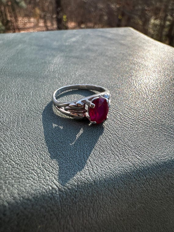 Vintage Ruby and Solid Sterling Silver Ring | Siz… - image 7