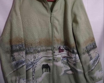 Beautiful Vintage Tudor Court Horse Fleece Jacket Coat Barn Winter Scene Snow Farm Medium Green