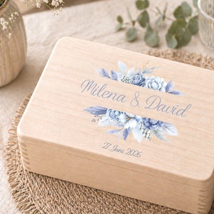 Hochzeitsgeschenk Erinnerungskiste Hochzeit Personalisiert Erinnerungsbox Holzkiste Geschenk Hochzeit Namen Datum Geldgeschenk Blaue Blumen