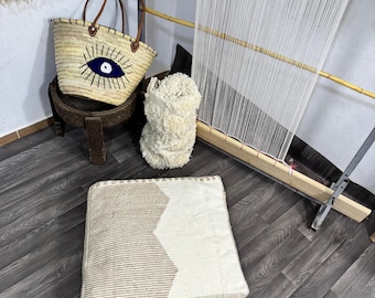 Poef marocain artisanal en laine, Beni Ourain, Coussin Carré Azila, boho poef