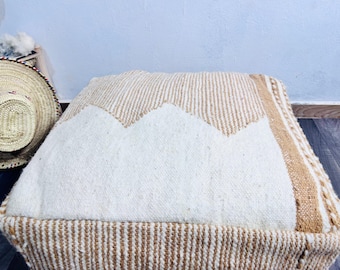 Pouf marocain artisanal en laine ,Beni Ourain, coussin carré Azila, boho pouf