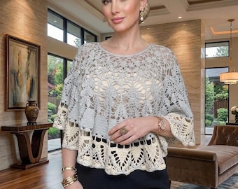 Poncho de ganchillo de algodón italiano hecho a mano, con encaje azul pastel para los hombros.