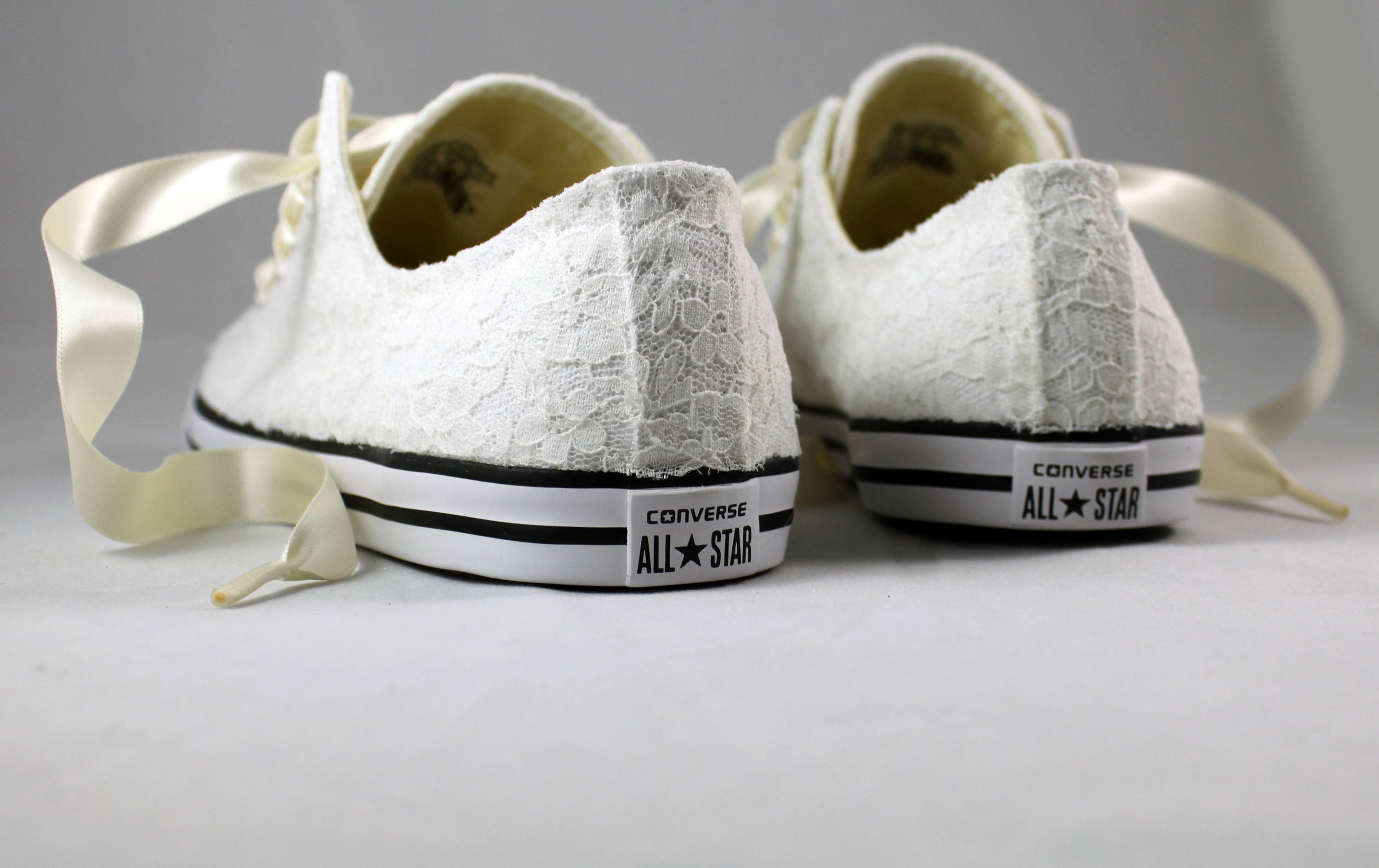 converse shoes without laces