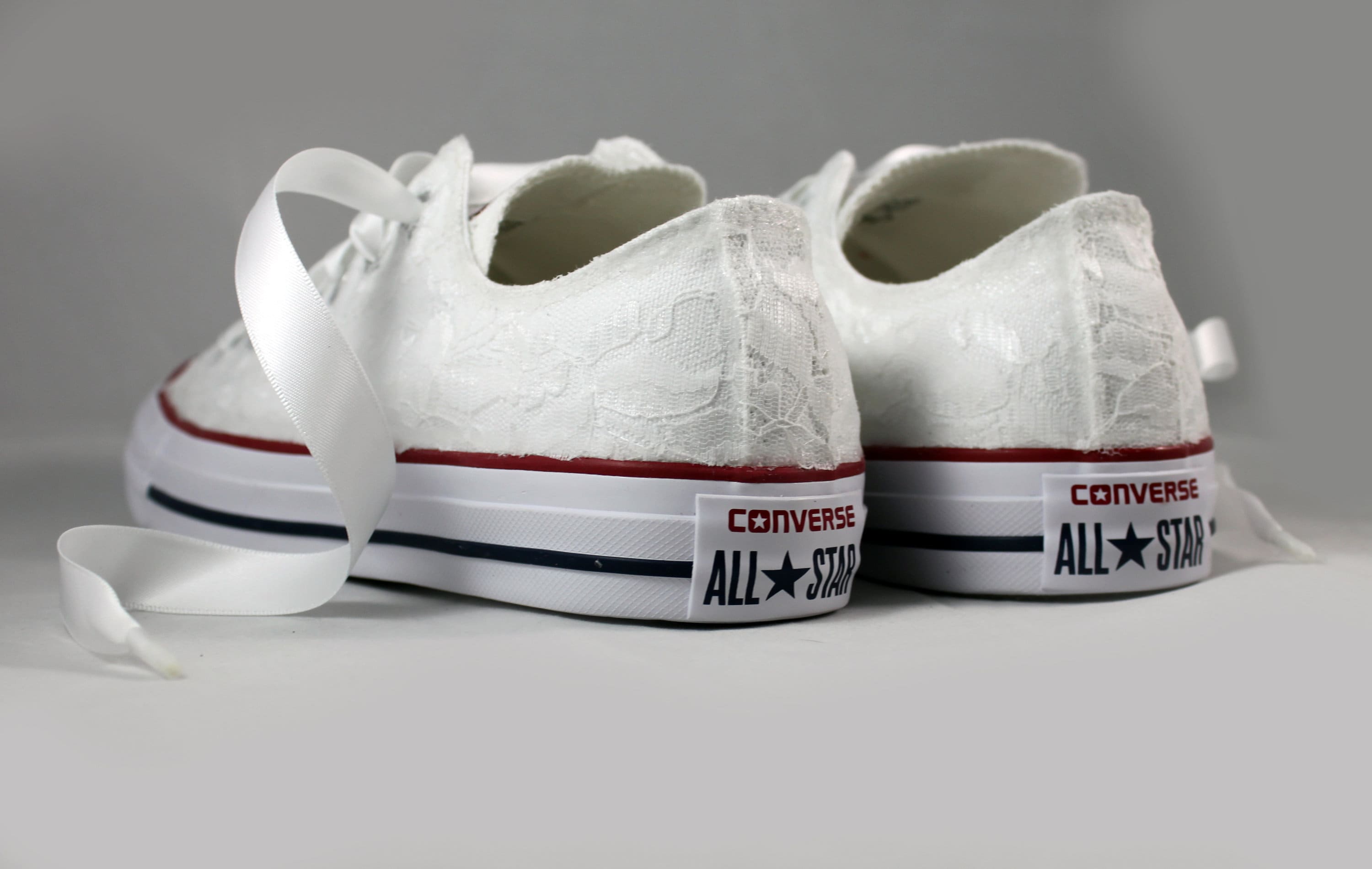 white lace converse