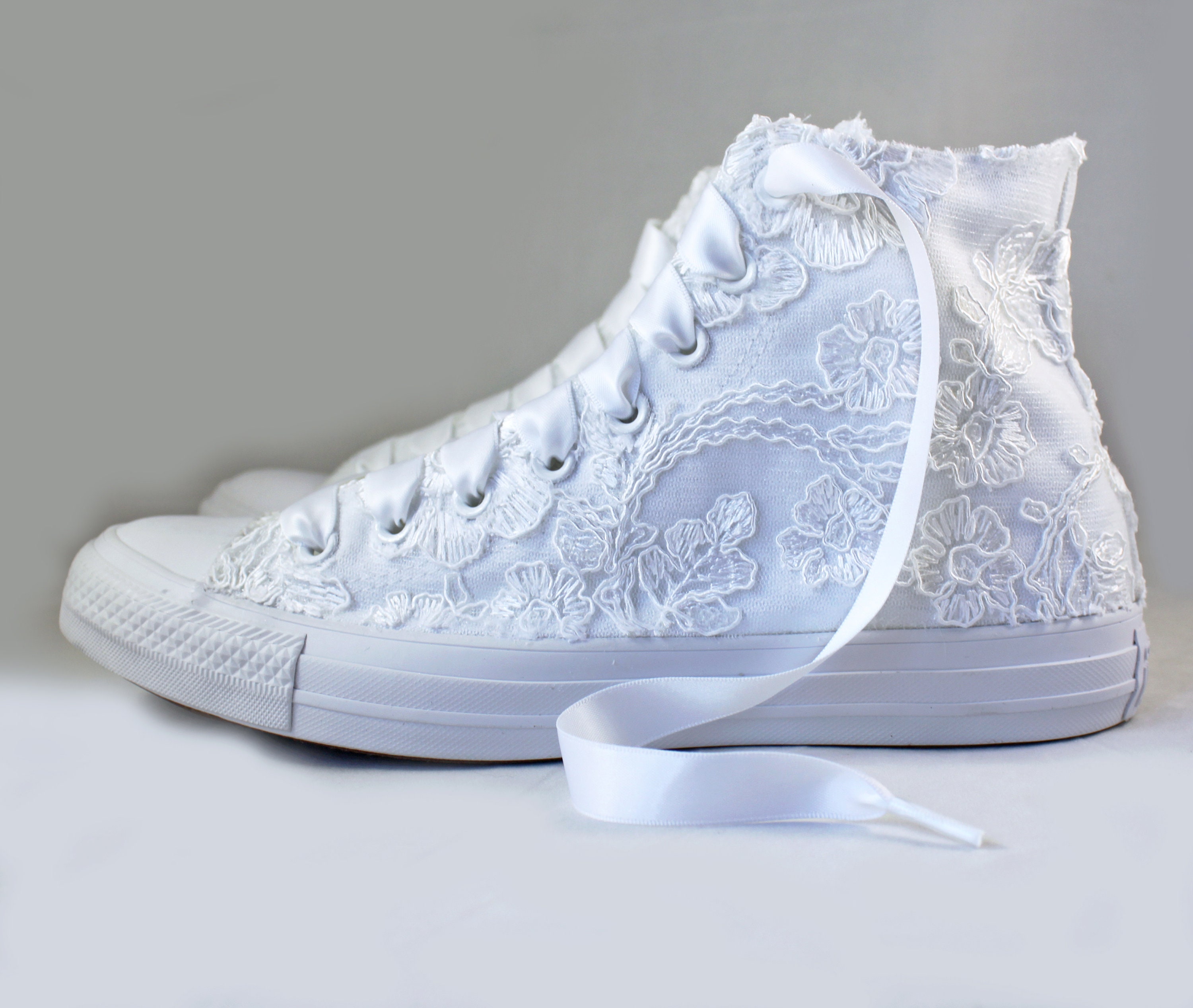 converse flower lace