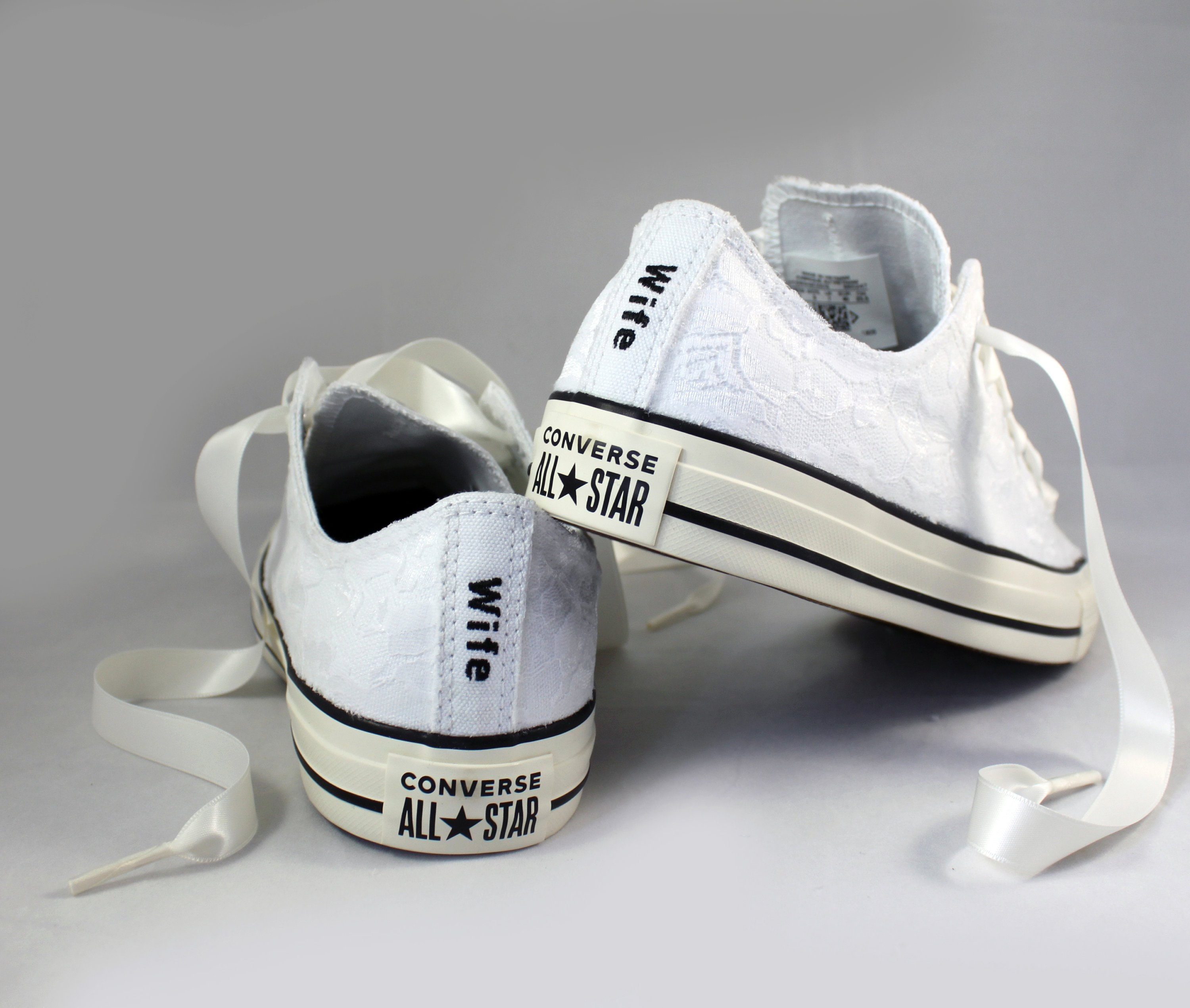 white lace converse