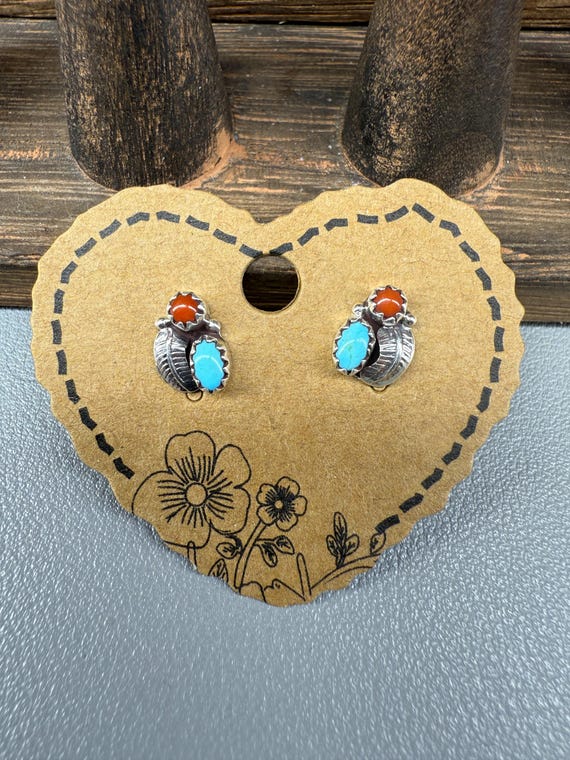 Vintage Native American Turquoise & Coral Feather Stud Earrings – Sterling Silver