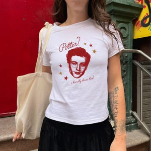 ¿Potter? ¡Casi ni la conozco! Camiseta de bebé de James Potter, Merodeadores, Camiseta de Harry Potter, Regalo para ella, Camiseta para amantes de los libros, Camiseta para fans de James Potter
