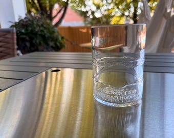 Vaso de vodka Ketel One reciclado