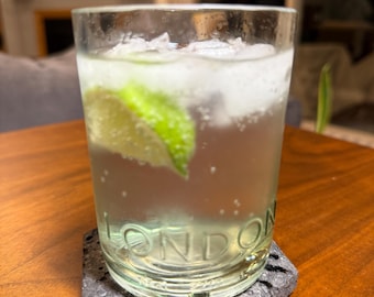 Vaso de ginebra Sipsmith reciclado: botella de licor cortada a mano