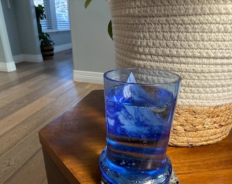 Vaso de vidrio con vodka batida Pinnacle