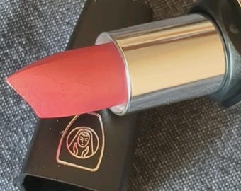 Oil of Olay ColorMoist Lipstick in de schaduw Blushing Apple #515 NIEUW