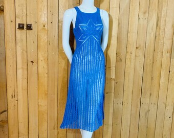 Handgemachtes Maxikleid aus marineblauer Baumwolle gehäkelt - Elegantes und stilvolles Design