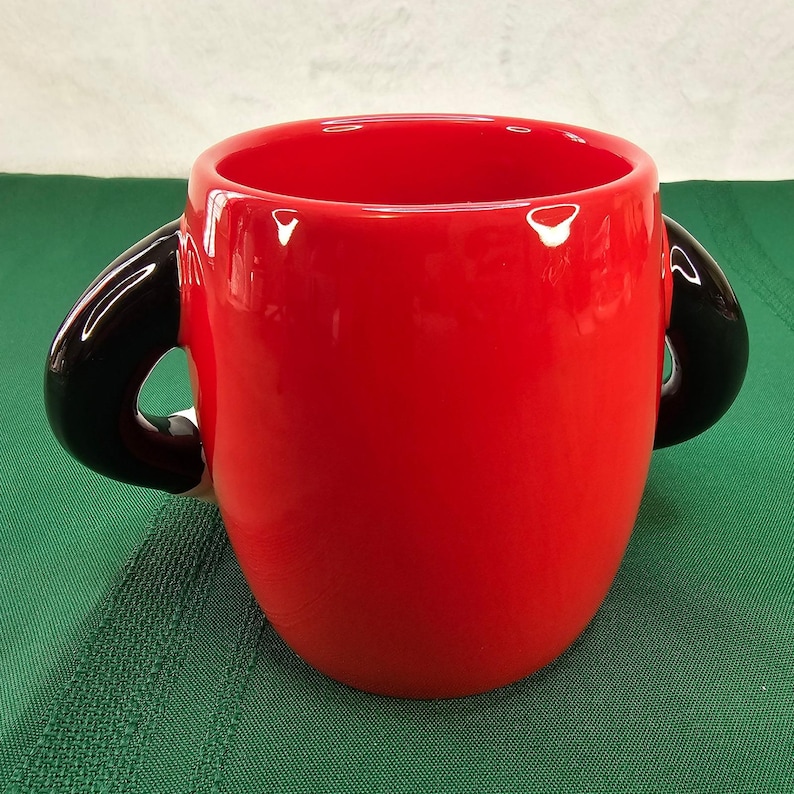 Disney Mickey Mouse Galerie Ceramic Coffee Mug Red Black White Novelty Bild 3