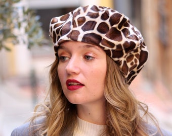 Giraffe print fabric hat, French beret handmade in France, Trendy women's winter hat, animal print, foldable beanie, fabric beret