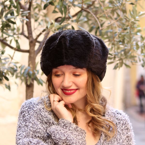 Béret femme noir en fausse fourrure, chapeau femme tendance, chapeau noir entièrement fait main en France