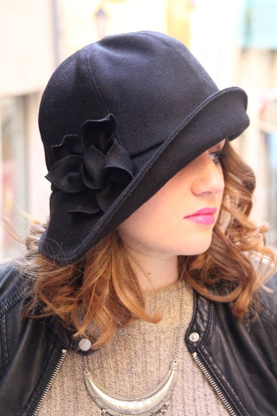 Chapeau d'hiver en laine noire pour femme, entièrement fait main