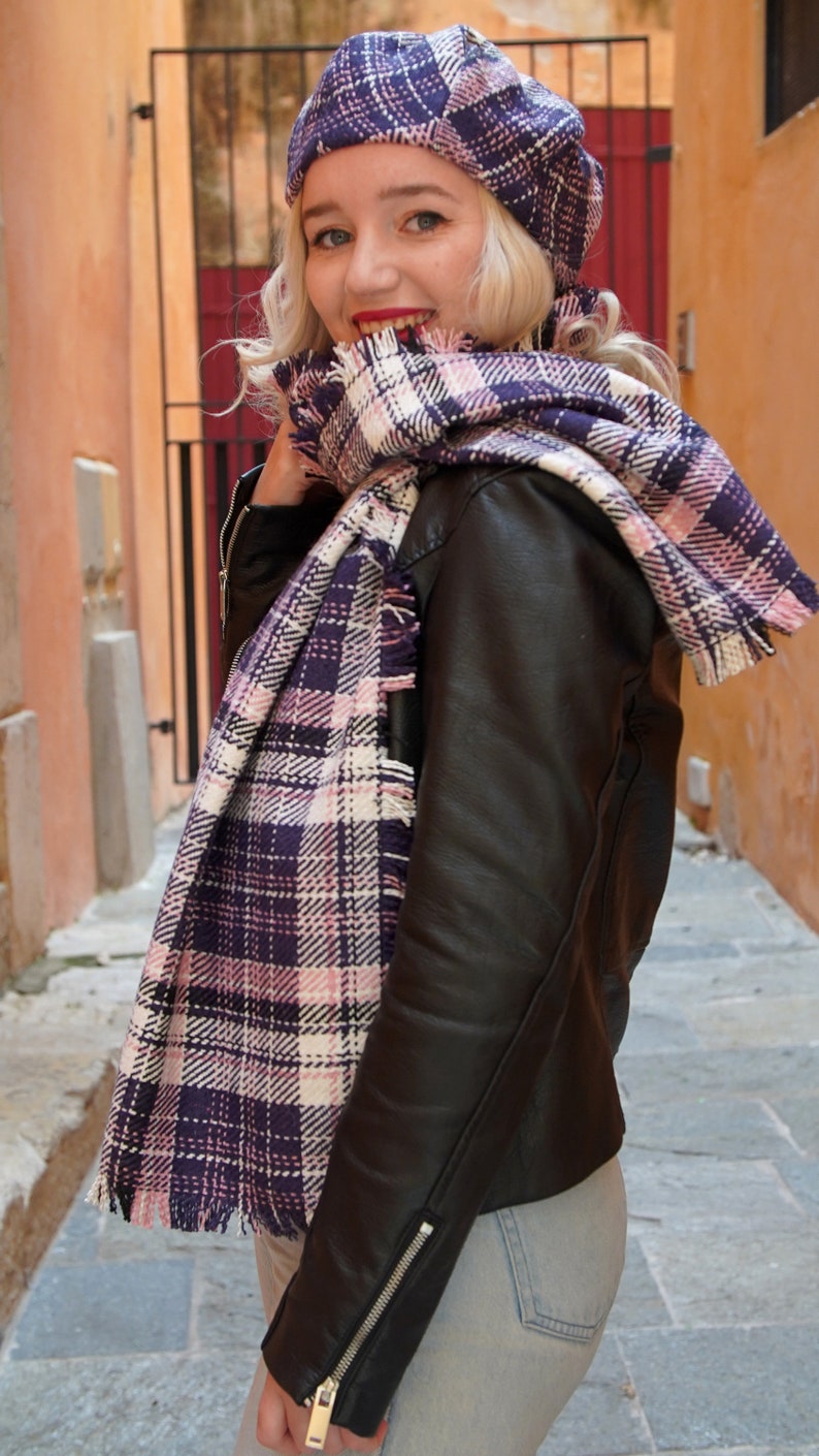 Chapeau béret violet et blanc pour femme, tissu tweed à carreaux inspiration écossaise, mélange de laine image 10