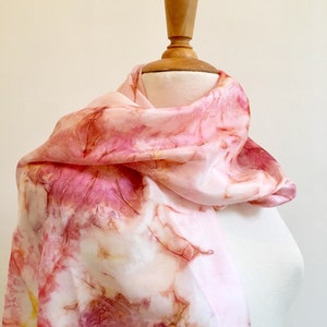 Foulard en soie peint à la main, Echarpe rose effet tie dye, Echarpe moderne, Idée cadeau pour femme, 100% soie image 6