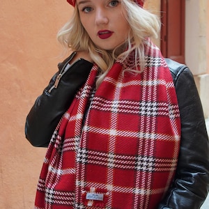 Women's warm winter tartan beret, modern red and white handmade beret hat, beautiful gift for her image 8