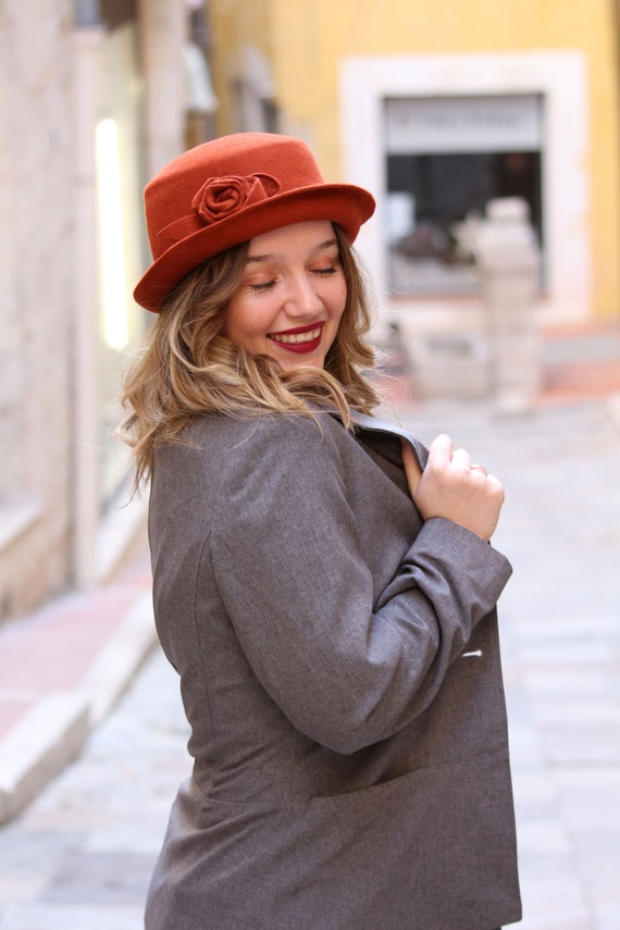 Terracotta Wool Felt Cloche Hat: Handmade Winter Derby Hat  display picture 2