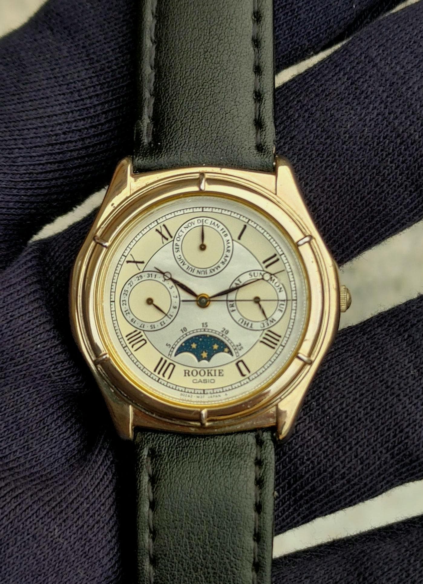 CASIO カシオ　watch 腕時計　ROOKIE ムーンフェスズ Vintage Casio Rookie Moon Phase Watch RKT-904 | Gold-tone Triple