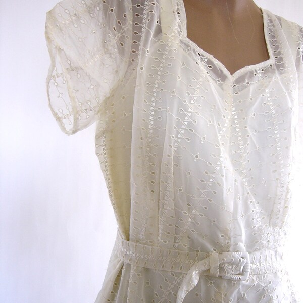 Beautiful 1930s Vintage Wedding Dress Party Dress Sheer Eyelet Fabric with Under Slip Sz L-XL