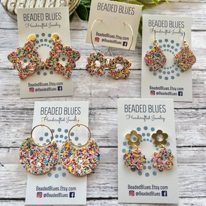Glitter earrings, colorful glitter earrings, confetti glitter earrings, flower earrings.