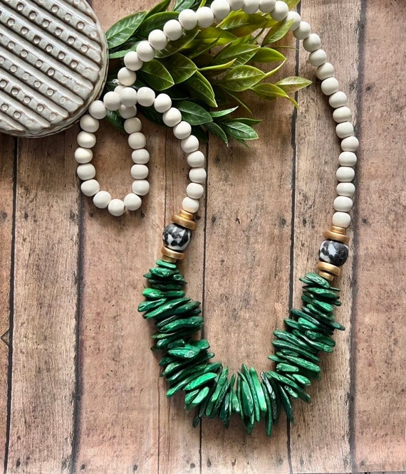 Collier de perles vertes, collier vert, gros collier de perles de