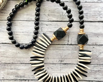 Black and White Beaded Necklace, black wood bead necklace, Black and white statement necklace, gift for wife mom daughter friend.