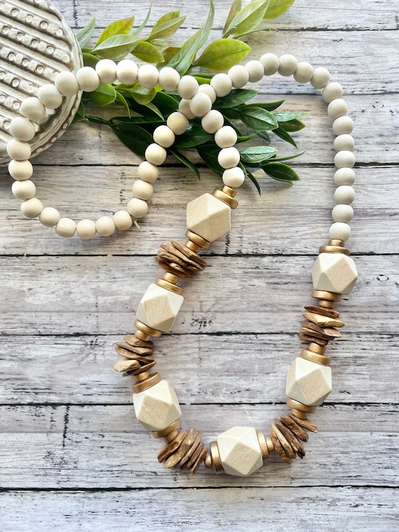 Buy Boho Wood Beads Necklace,boho Beaded Necklaces for Women,vintage Long Beaded  Necklace Long Necklace Chunky Nepal Necklace for Women Boho Jewelry,  synthetic turquoise, wood, faux cowhide and alloy, synthetic turquoise at  Amazon.in