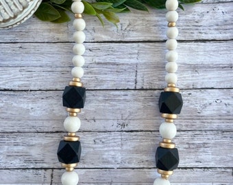 Black and White Necklace, black beaded necklace, Black and white statement necklace, Black white gold, wood bead necklace.