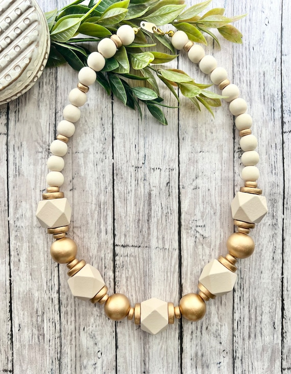 Wooden bead deals necklace australia