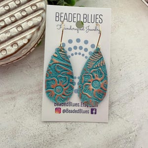 Turquoise leather earring, turquoise gold western floral leather earring, gold embossed leather, large petal earring, gift for girlfriend. Skinny Teardrop