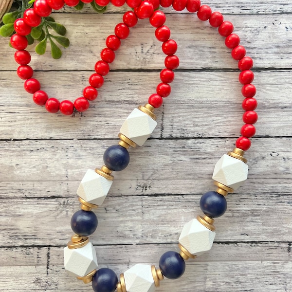 Blue and Red beaded necklace, American beaded necklace, Red white and blue Necklace, Fourth of July, Patriotic necklace, gift for mom wife.