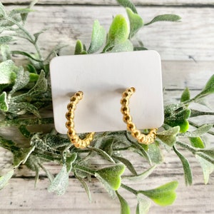Minimalist gold hoop earrings. Beaded gold hoop earrings. Stainless steel hypoallergenic gold hoop earrings. Small hoops.