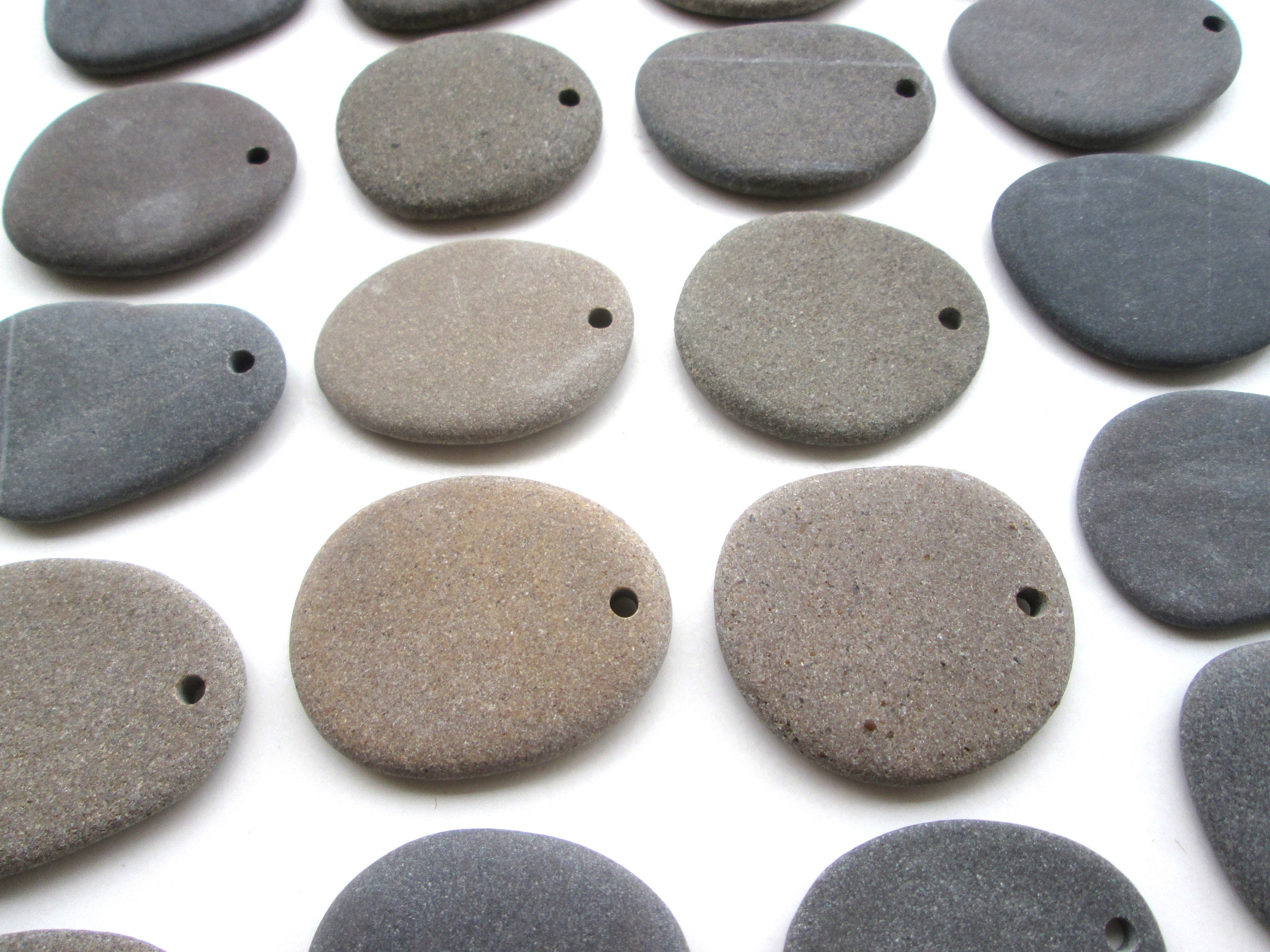 Drilled Flat Plain Beach Stones, Art Craft Rocks, Large River Rocks to  Paint, Set of 10, LARGE STONES With HOLES, 1 3/4 Inch, 40-44 Mm 