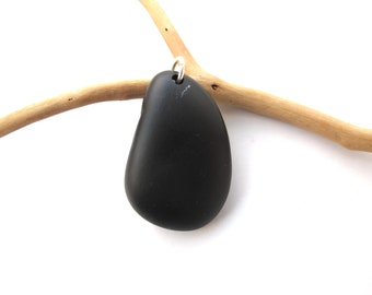 Drilled Black Beach Rock Pendant, Pebble Eco Jewelry Making, Natural Rock, Beach Stone, Pitch BLACK ROCK PENDANT, 25x40 mm