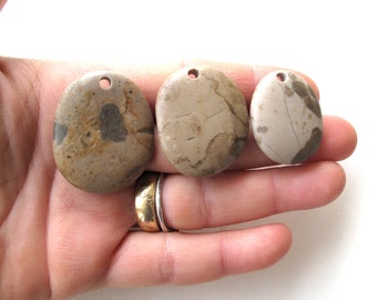 Drilled Large Beige Brown River Rock Pendants, Beach Stone Eco Jewelry Making Rocks, Pebbles to Hang, SMOOTH ROCK PENDANTS, 28-35 mm
