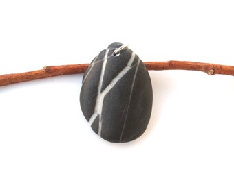 Large Drilled Black Beach Stone Pendant, Pebble Eco Jewelry Making, Natural Stone to Hang, STRIPED BLACK Rock PENDANT, 32x43 mm