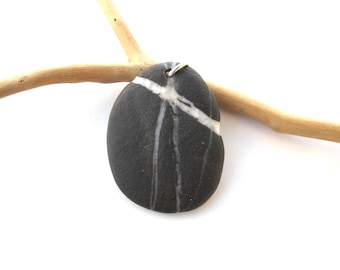 Large Drilled Black and White Beach Stone Pendant, Pebble Eco Jewelry Making, Natural Stone to Hang, STRIPED BLACK Rock PENDANT, 32x40 mm