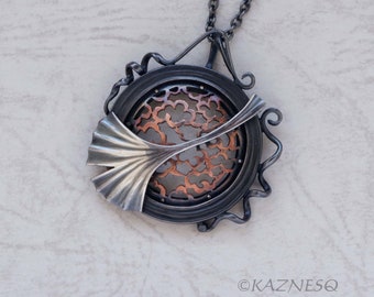 Art Deco style Circle Frame and Openwork Ginkgo Pendant Necklace